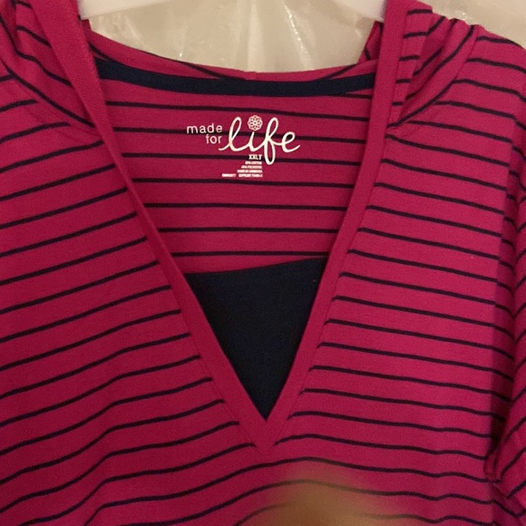 Ladies slightly used hooded top - Picture 3 of 4